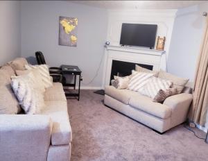 Χώρος καθιστικού στο The Easy Access 2Br2bts kingbed apt with 4 beds sleeps 5