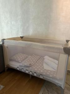 a bunk bed with two folded towels on it at Primavera apartments Banja Koviljaca in Banja Koviljača