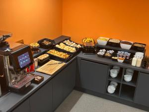 Jídlo v hostelu nebo okolí