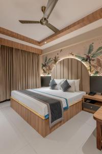 Giường trong phòng chung tại Hotel Highway King Jaipur