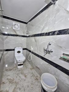 Un baño de Hotel Diamond Place