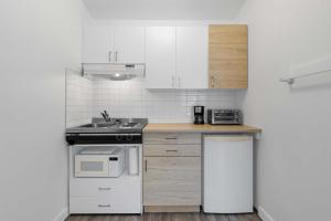 Η κουζίνα ή μικρή κουζίνα στο Studio de Ski 64-2 - Studio Mont du Midi