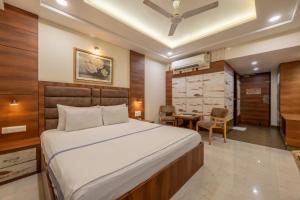 Giường trong phòng chung tại Hotel Highway King Jaipur