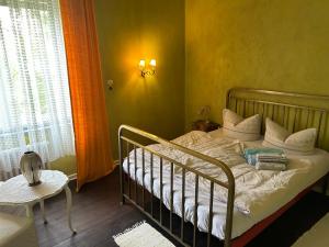 En eller flere senge i et værelse på 1948 es war einmal