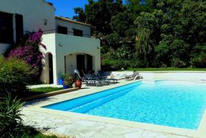 Kolam renang di atau dekat dengan Villa Sebode mit Pool, Strandnähe & Klimaanlage
