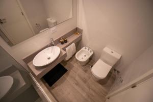 Et badeværelse på Colon y la costa + 21 billeder