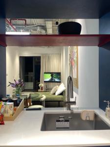 Ένα ή περισσότερα κρεβάτια σε δωμάτιο στο Anmie Home - Hoàng Huy CMC Camelia