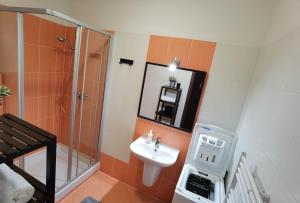 Ένα μπάνιο στο Apartmán Viktória 5 +27 φωτογραφίες