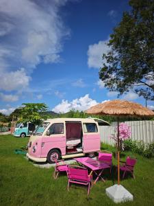 Foto dalla galleria di 復古車露營住宿 a Hong Kong