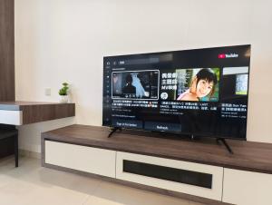 TV a/nebo společenská místnost v ubytování Angsana Mall 10min-Garden View-Studio-C125