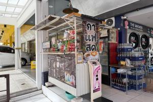 Σούπερ μάρκετ ή άλλα καταστήματα σε αυτός ο ξενώνας ή εκεί κοντά +13 φωτογραφίες