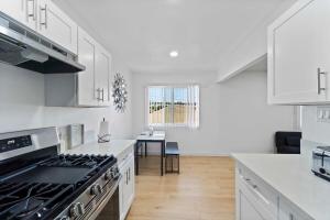 Gallery image of Your home away from home - Norwalk 2B1B in Norwalk