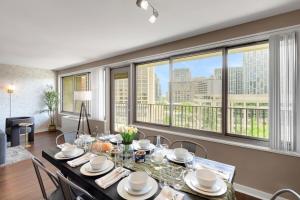 Gambar di galeri bagi DCA Family Suite-Free Parking-Sleeps 8-Exec Stays! di Arlington