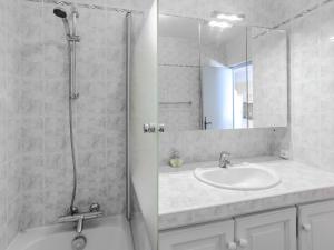 Ένα μπάνιο στο Villa in Castellane near Lake and Forest +32 φωτογραφίες