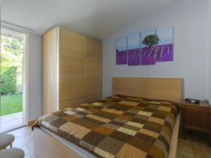 Ένα ή περισσότερα κρεβάτια σε δωμάτιο στο Villa in Castellane near Lake and Forest