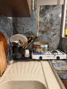 Kuchyň nebo kuchyňský kout v ubytování La Vien Hotel Old City + 57 fotografií