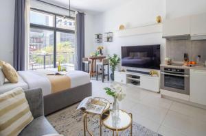 Η κουζίνα ή μικρή κουζίνα στο Elegant Escape-downtown near Dubai mall +2 φωτογραφίες