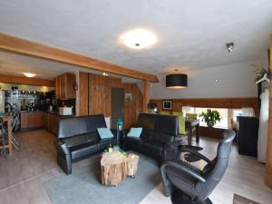 Foto dalla galleria di Beautiful farmhouse in Wapse with fenced garden a Wapse