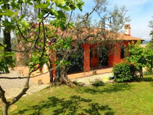 Taman di luar Getaway Amidst Vineyards