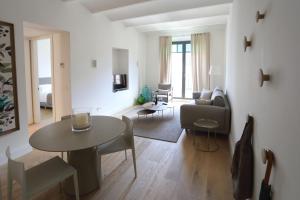 Salon ili bar u objektu Apartaments Plaça Del Vi