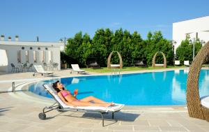 Bazén v ubytování Grand Hotel la Chiusa di Chietri nebo v jeho okolí