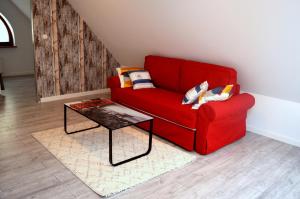 Posedenie v ubytovaní Apartamenty Sailor i Comfort House Giżycko