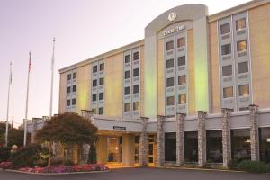 a rendering of the front of a hotel at DoubleTree by Hilton Pittsburgh Airport in Moon Township