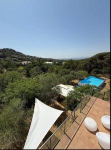 Πισίνα στο ή κοντά στο Large house surrounded by nature