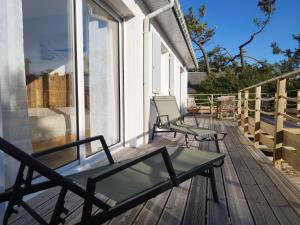 Balkón nebo terasa v ubytování Brittevilla