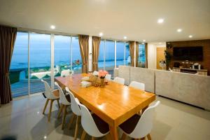 Η κουζίνα ή μικρή κουζίνα στο Bubble Sea Beachfront Chaam