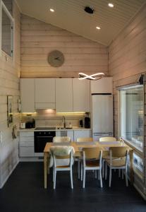 Nhà bếp/bếp nhỏ tại Modern house ski-in-out