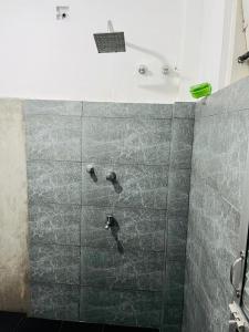 Koupelna v ubytování KoKo HomeStay- Weligama Private Room