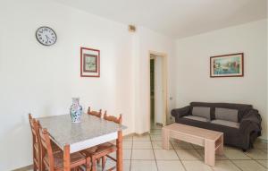 Χώρος καθιστικού στο 4 Bedroom Lovely Home In Porto Empedocle