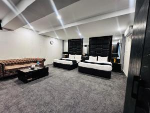 Гостиная зона в OXVUE Boutique Hotel