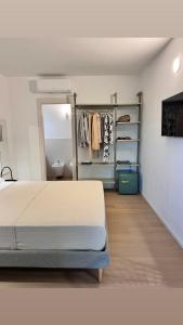 Gallery image of Mariposa Rooms in San Teodoro