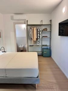 Gallery image of Mariposa Rooms in San Teodoro