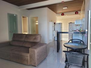 Χώρος καθιστικού στο Apartamento com suíte, localizado na Avenida Silvio Silva, n 33, bairro Hernani Sa, Ilhéus - Ba, sem garagem