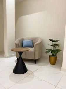 Photo de la galerie de l'établissement شقة بصالة جلوس وغرفه نوم, à Al Kharj 4 autres photos