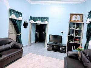 Μια τηλεόραση ή/και κέντρο ψυχαγωγίας στο National Park Belebar Studio - Kuala Tahan +48 φωτογραφίες