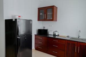 Dapur atau dapur kecil di Saveska Apartments Piliyandala - Non-Residents only