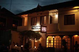 Το κτήριο όπου στεγάζεται  το δωμάτιο σε οικογενειακή κατοικία