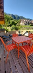Nespecifikovaný výhled na hory nebo výhled na hory při pohledu z apartmánu