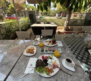 Φαγητό σε αυτό το ξενοδοχείο ή κάπου εκεί κοντά