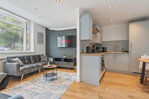 Η κουζίνα ή μικρή κουζίνα στο Leeds Central Hub - Free Parking - Sleeps 5