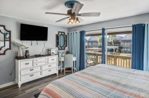 Katil atau katil-katil dalam bilik di 322 Capt John Fripp Villa - Oceanview Retreat on Fripp Island +17 gambar