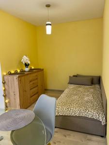 Postel nebo postele na pokoji v ubytování Apartament przy Parku Wodzickich - blisko Term, Turbacz, KGP + 124 fotografií