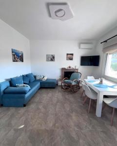 Χώρος καθιστικού στο SeaView Villa Kariani