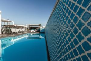 Bazén v ubytování Hotel Juliani - Boutique Hotel nebo v jeho okolí