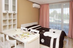 A seating area at Aparthotel Paradiso