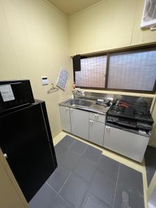 Nhà bếp/bếp nhỏ tại Showa house +12 ảnh